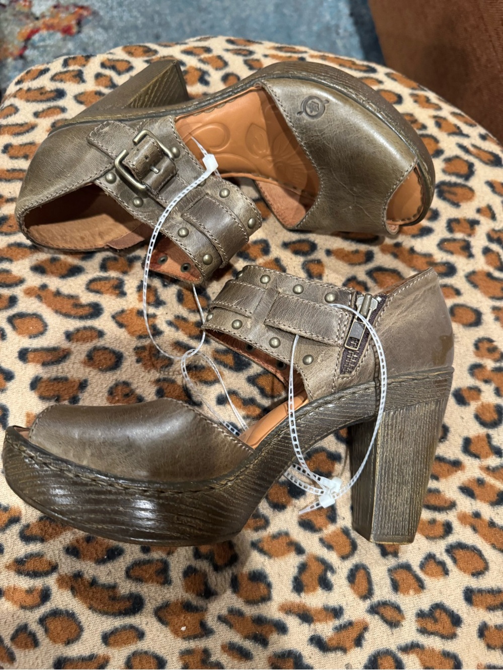 NWT Børn Tierney Platform Heels in Green Size 8/39 - Picture 3 of 12